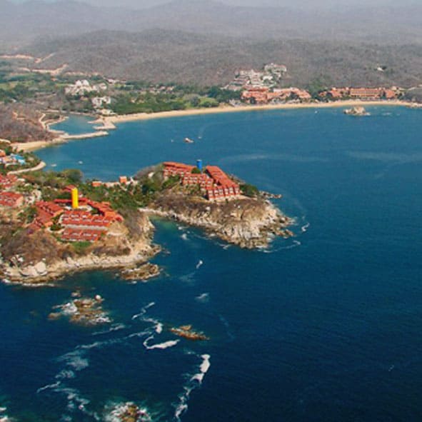 Goza de la Bahía Tangolunda